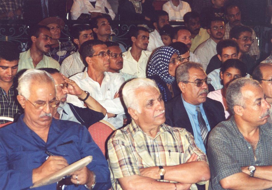 جانب من الحضور الجماهيري لأحدى مناظرات منتدي المثقف العربي